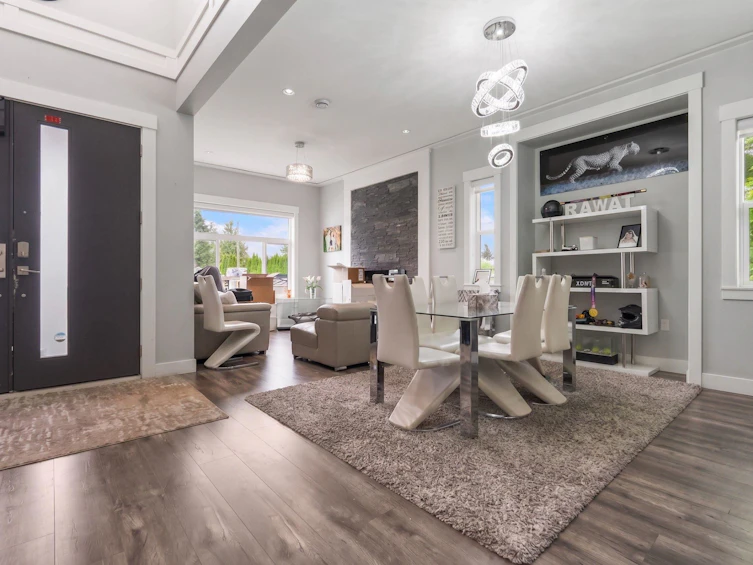 14017 110 Avenue, Surrey, BC, V3R 1Z3