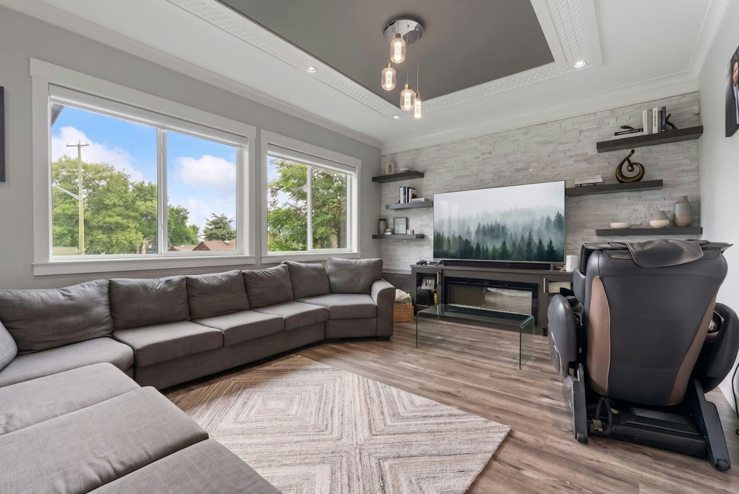 14017 110 Avenue, Surrey, BC, V3R 1Z3 - 11