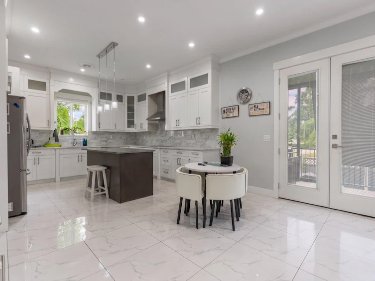 14017 110 Avenue, Surrey, BC, V3R 1Z3 - 9