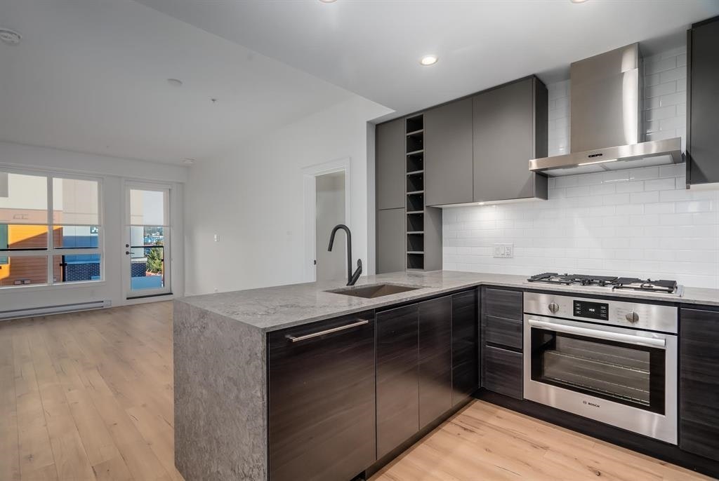 423-3131 Murray Street, Port Moody, BC, V3H 1X1 - 2