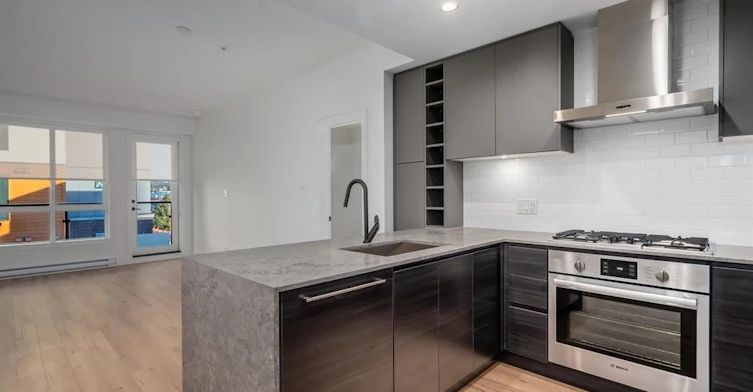 423-3131 Murray Street, Port Moody, BC, V3H 1X1 - 2