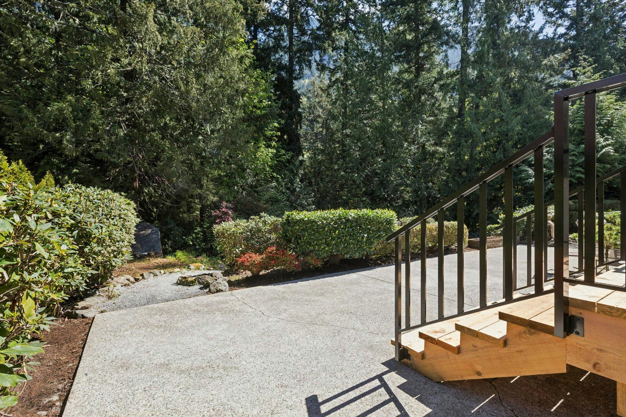 8570 Ansell Place, West Vancouver, BC, V7W 2W3 - 37