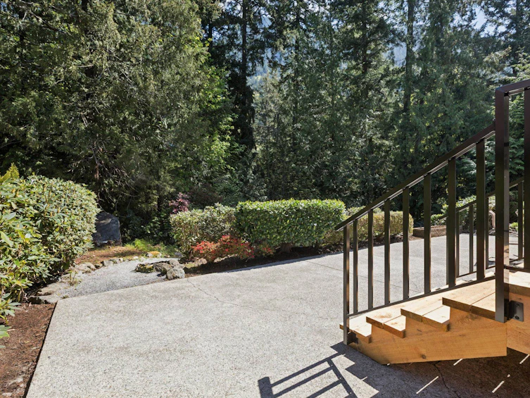 8570 Ansell Place, West Vancouver, BC, V7W 2W3 - 37