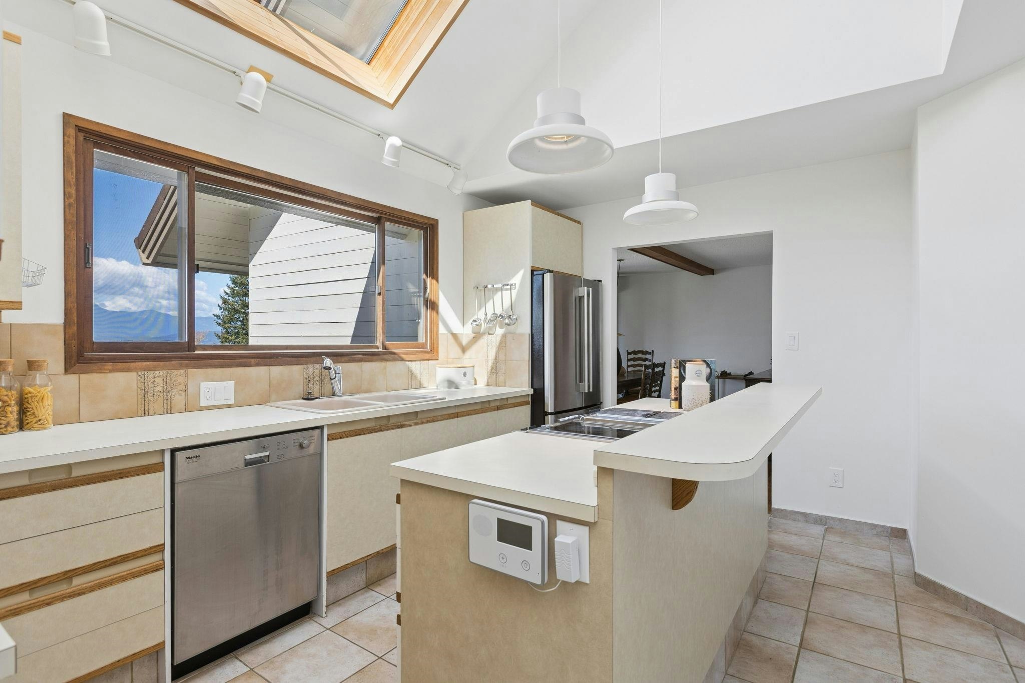 8570 Ansell Place, West Vancouver, BC, V7W 2W3 - 14