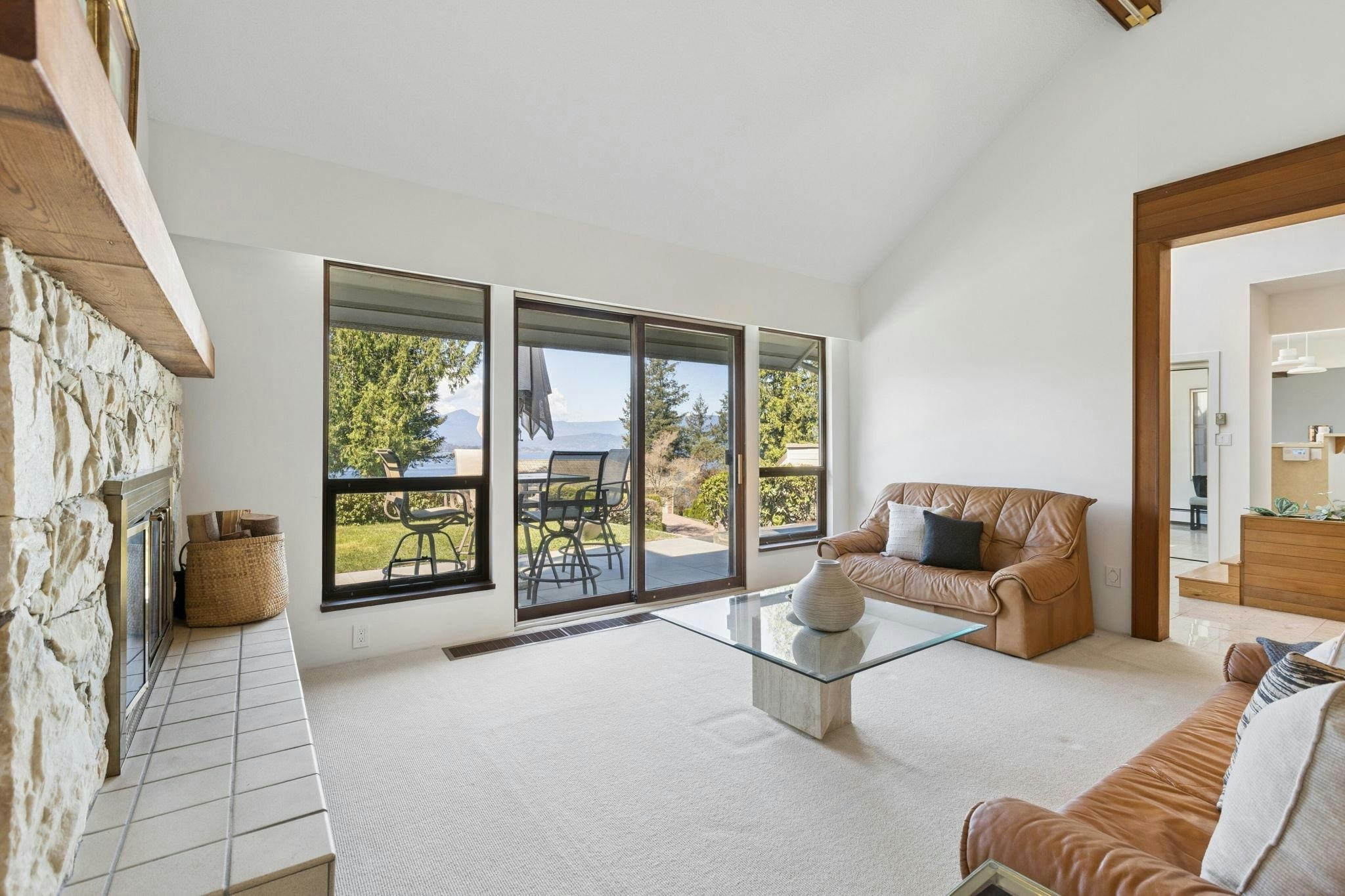 8570 Ansell Place, West Vancouver, BC, V7W 2W3 - 10