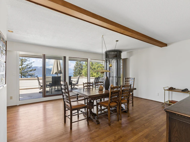 8570 Ansell Place, West Vancouver, BC, V7W 2W3 - 16