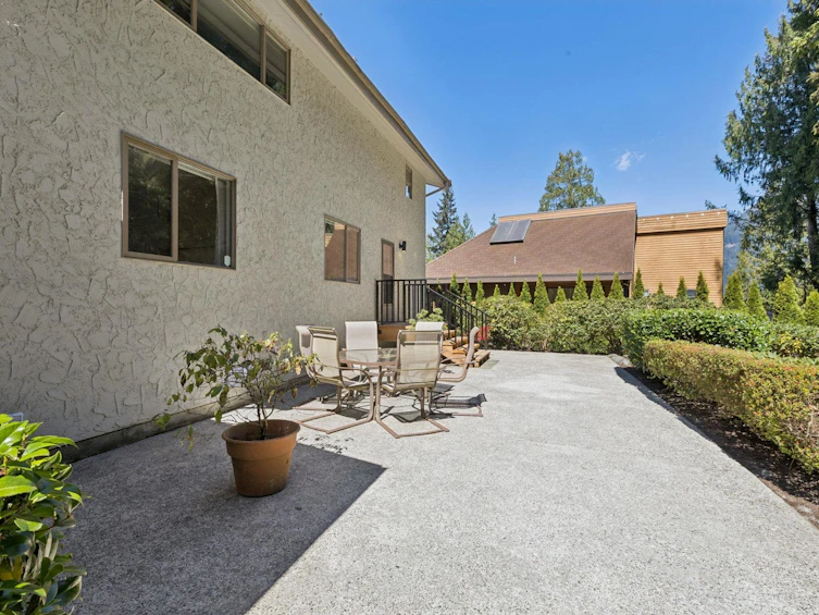 8570 Ansell Place, West Vancouver, BC, V7W 2W3 - 36
