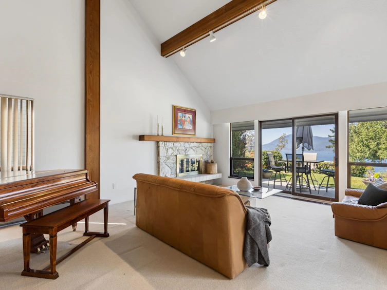 8570 Ansell Place, West Vancouver, BC, V7W 2W3 - 8