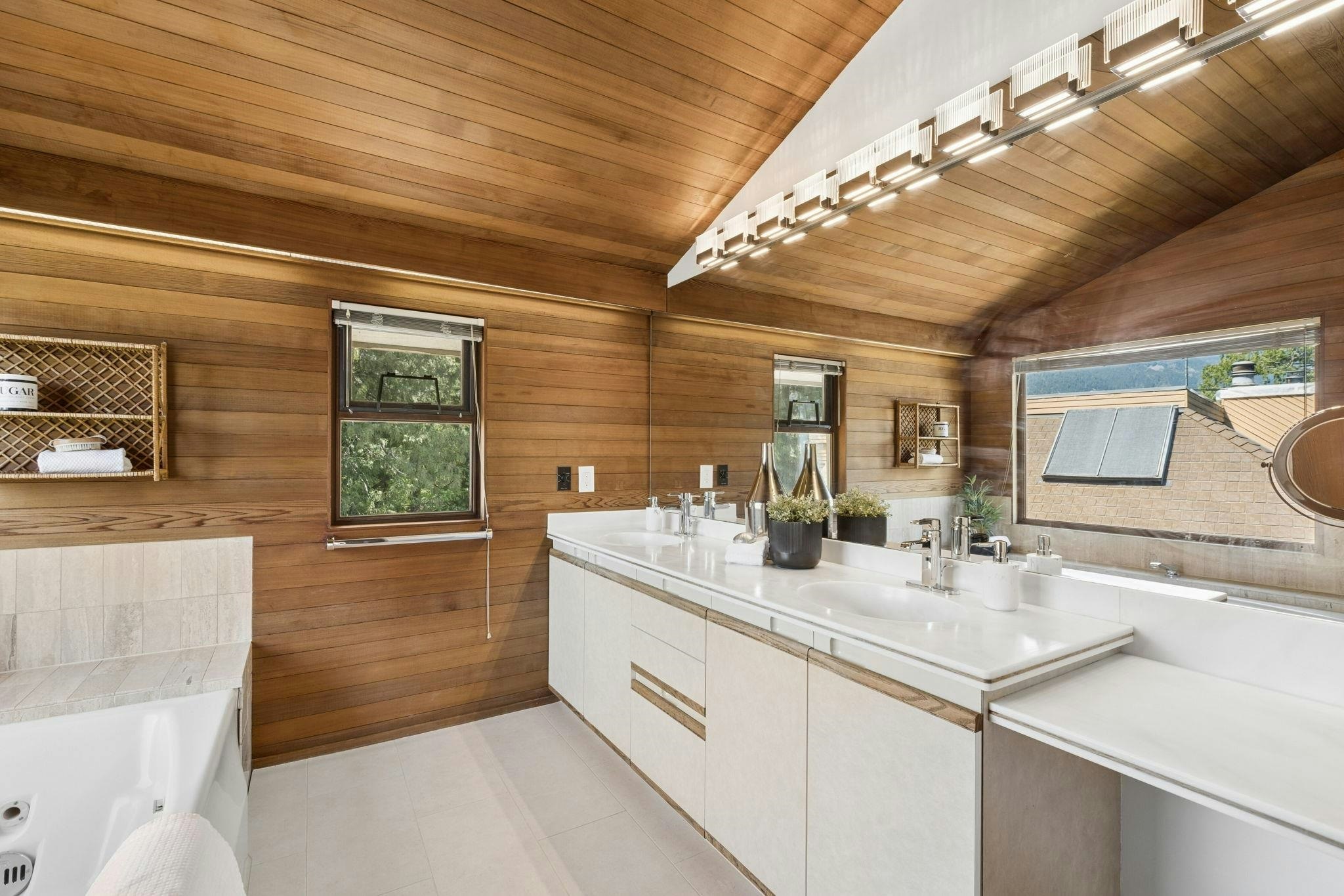 8570 Ansell Place, West Vancouver, BC, V7W 2W3 - 24