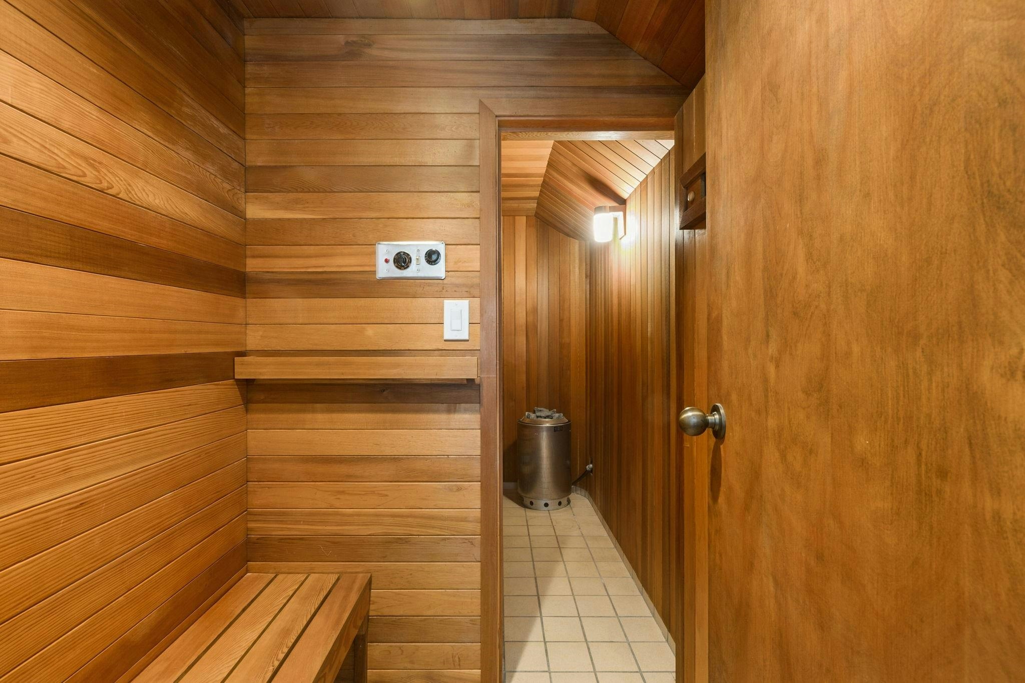 8570 Ansell Place, West Vancouver, BC, V7W 2W3 - 25