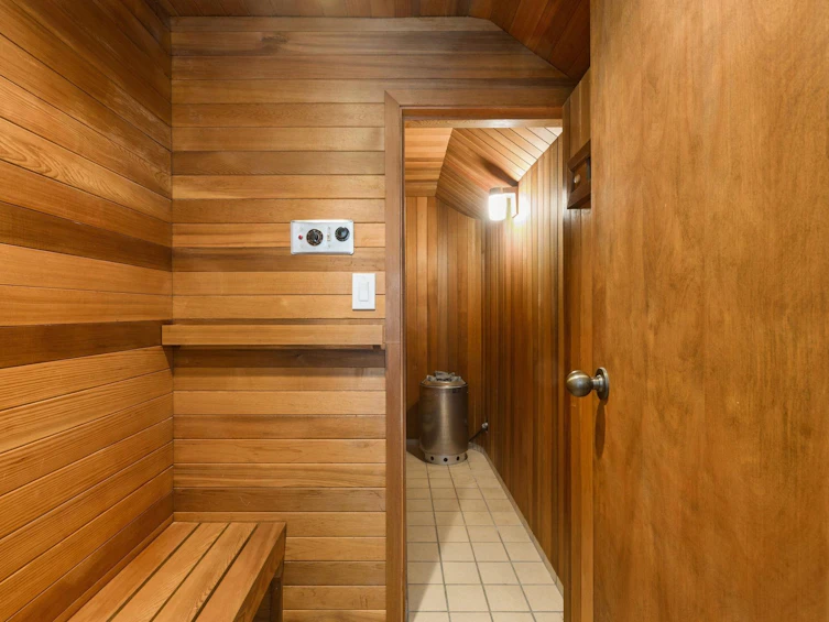 8570 Ansell Place, West Vancouver, BC, V7W 2W3 - 25
