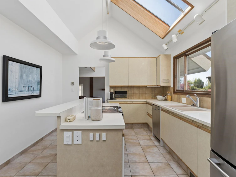 8570 Ansell Place, West Vancouver, BC, V7W 2W3 - 15