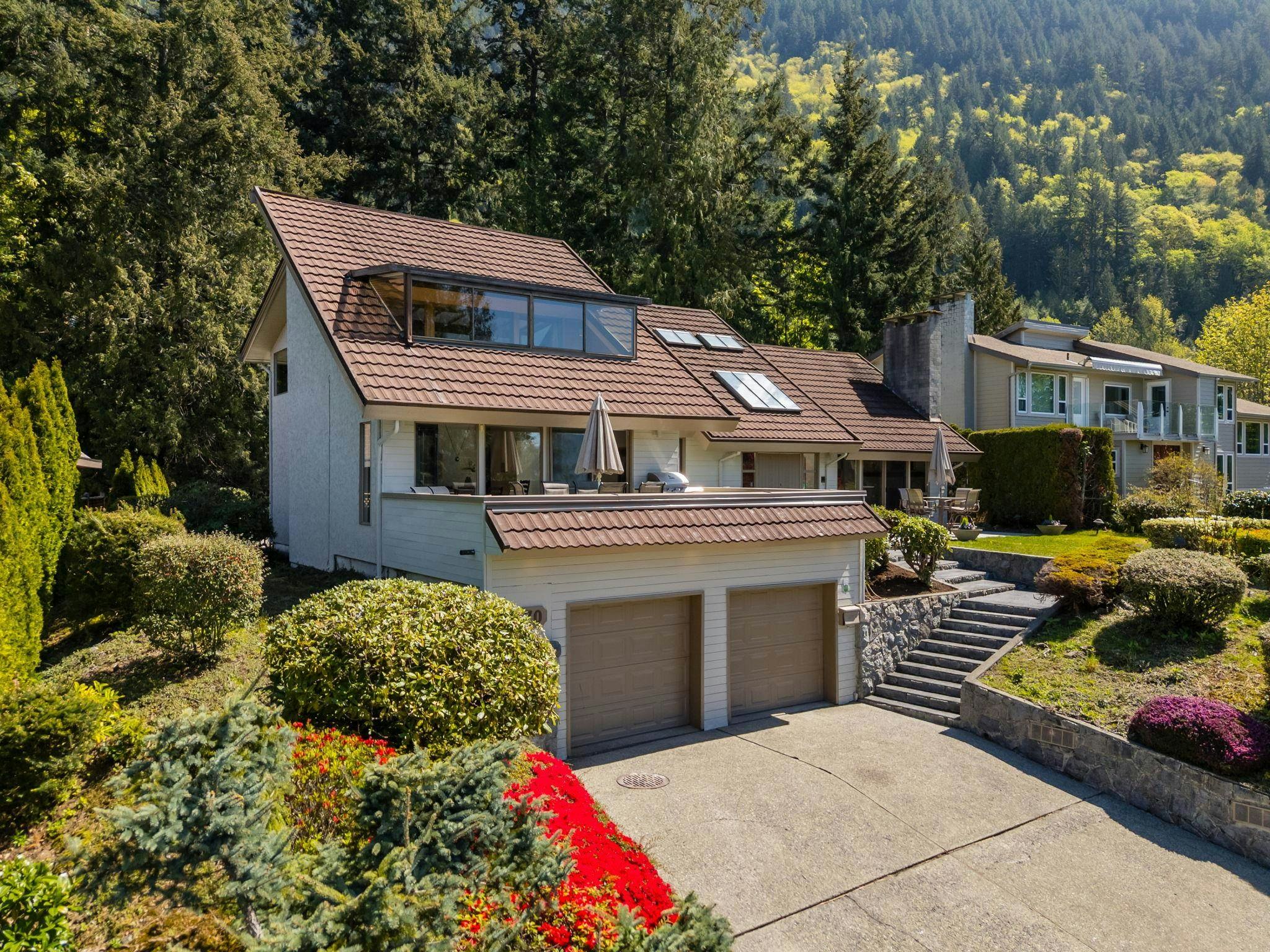 8570 Ansell Place, West Vancouver, BC, V7W 2W3 - 2