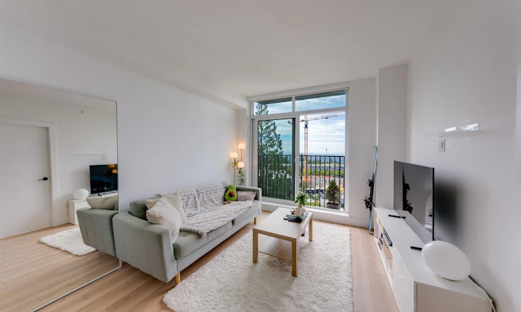 1001-8750 University Crescent