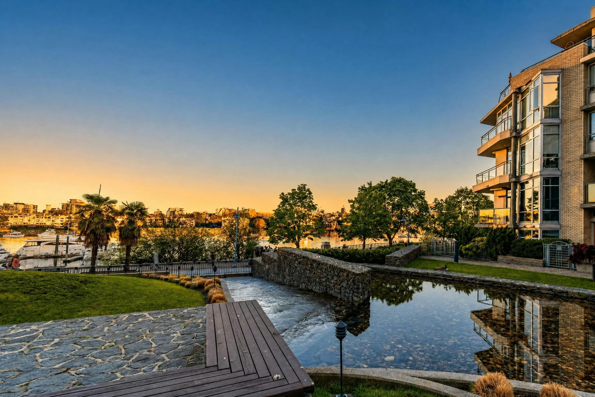 302-1228 Marinaside Crescent, Vancouver, BC, V6Z 2W4