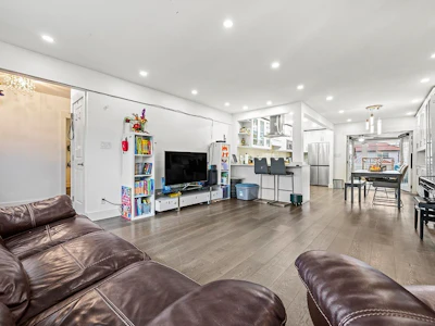 778 E 52nd Avenue - 4