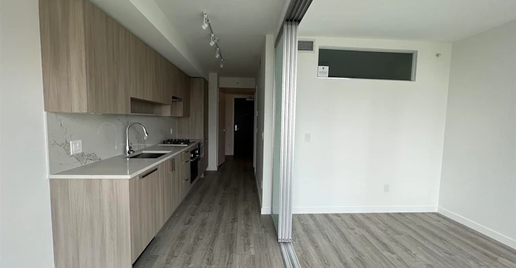 707-13350 Central Avenue, Surrey, BC, V3T 0S1 - 6