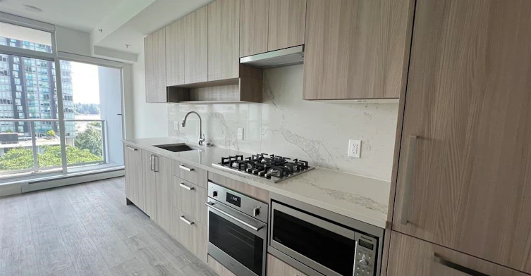 707-13350 Central Avenue, Surrey, BC, V3T 0S1 - 3