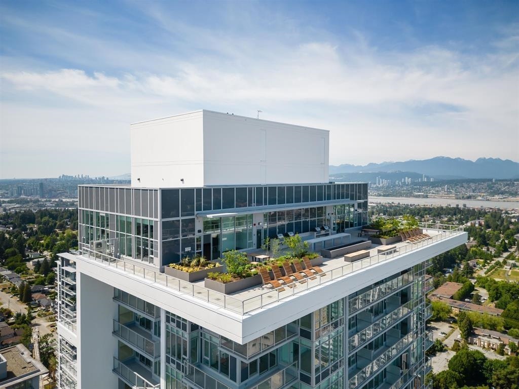 707-13350 Central Avenue, Surrey, BC, V3T 0S1 - 13