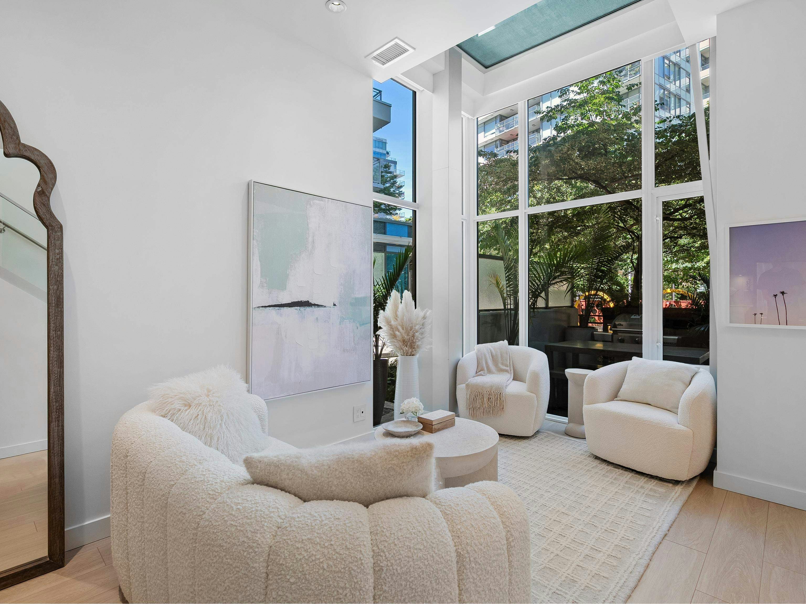 141 E 1st Avenue, Vancouver, BC, V6A 0E8