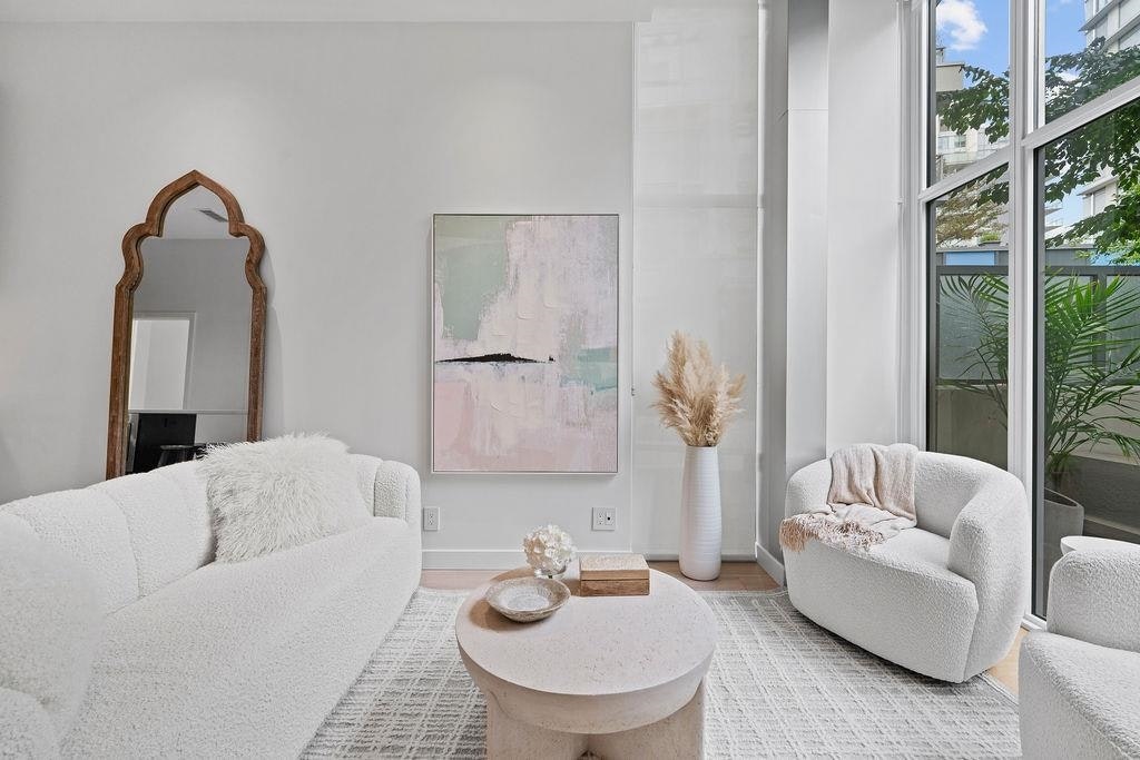141 E 1st Avenue, Vancouver, BC, V6A 0E8