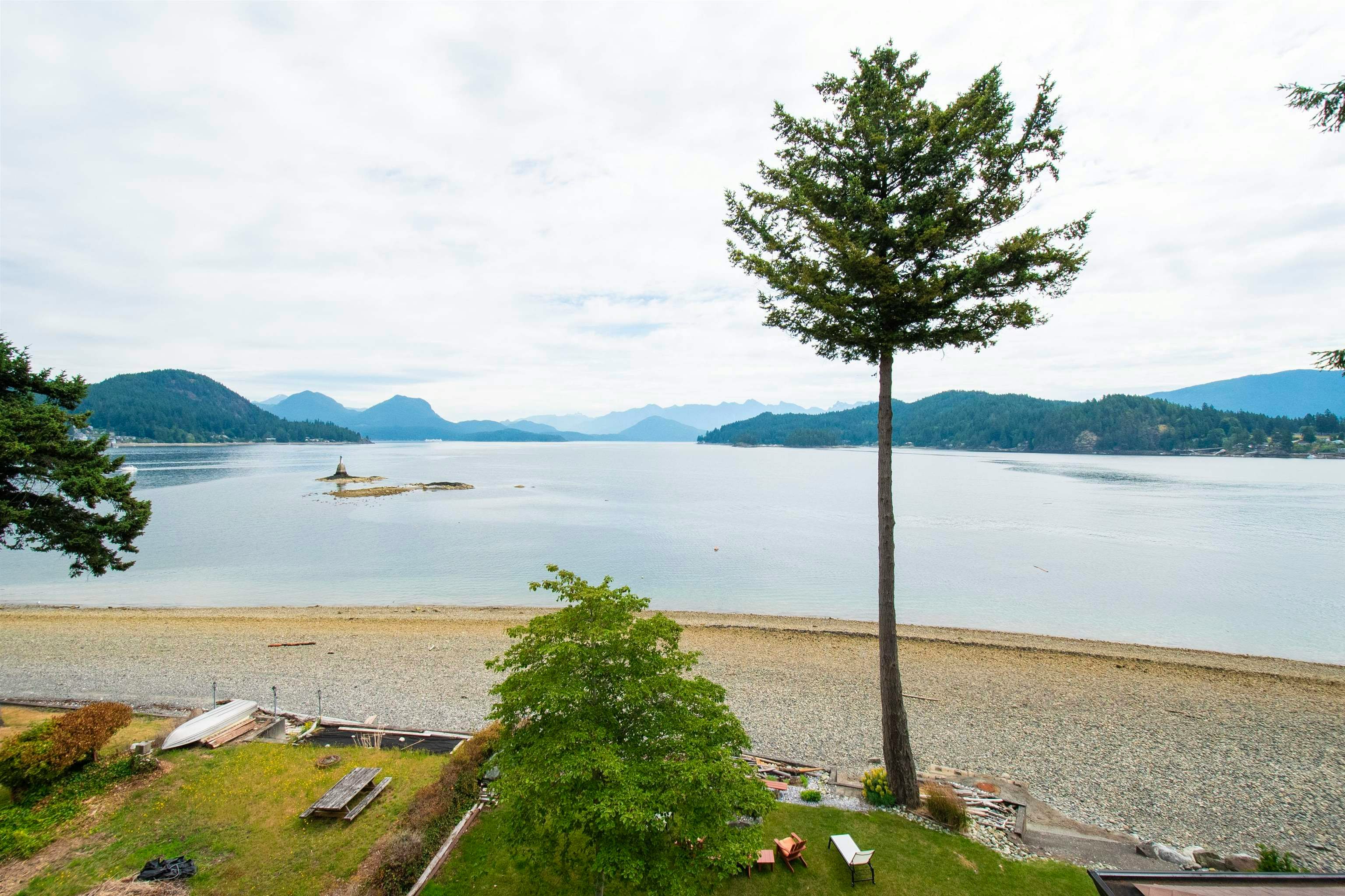 354 Avalon Drive, Gibsons, BC, V0N 1V8 - 2