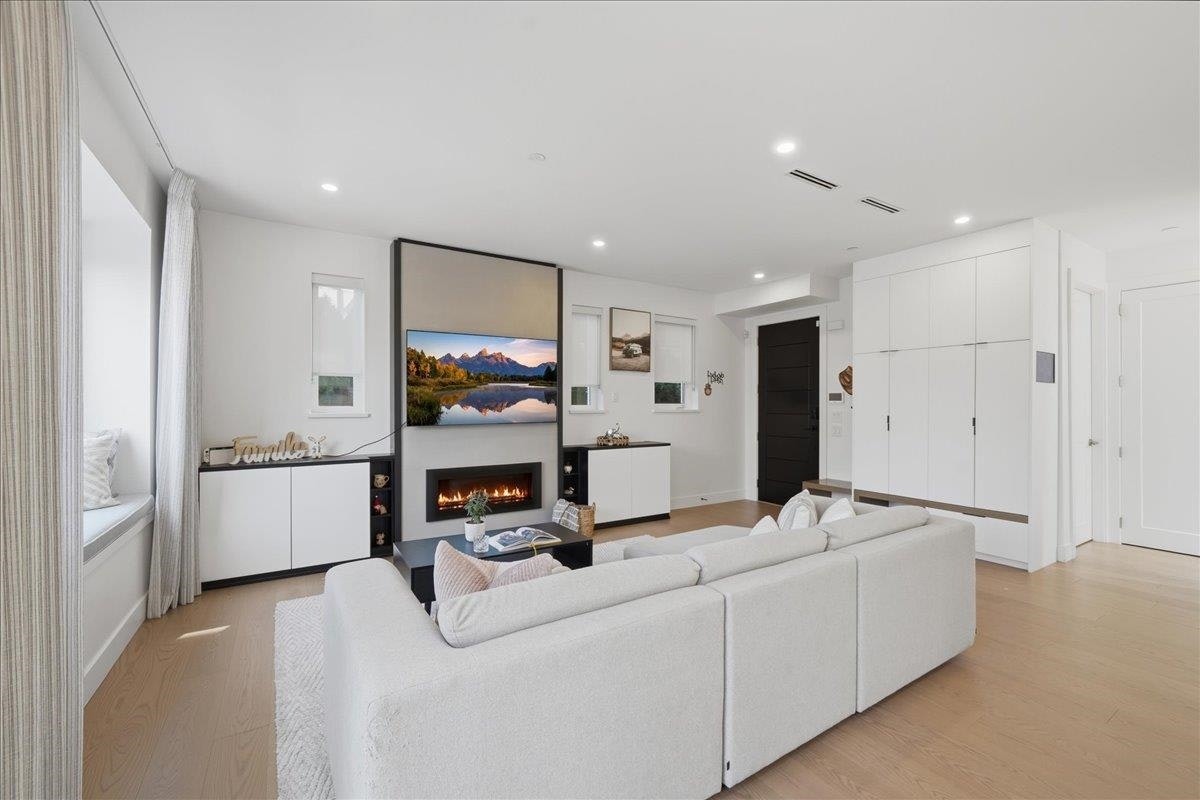 2137 E 2nd Avenue, Vancouver, BC, V5N 1E9 - 11