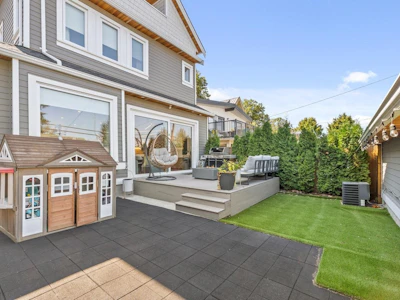 2137 E 2nd Avenue - 3