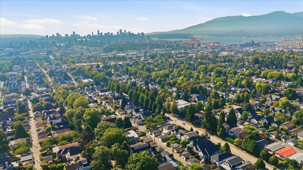 2137 E 2nd Avenue, Vancouver, BC, V5N 1E9 - 27