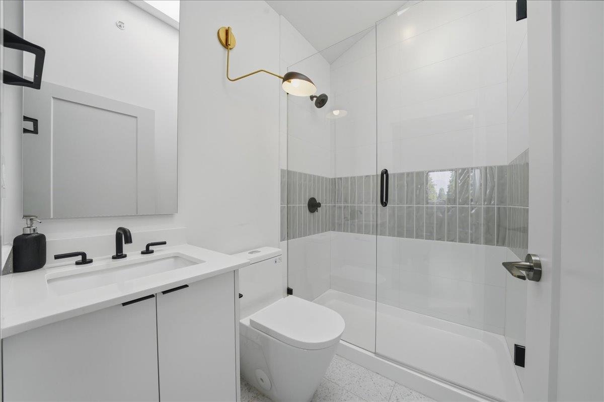 2137 E 2nd Avenue, Vancouver, BC, V5N 1E9 - 24