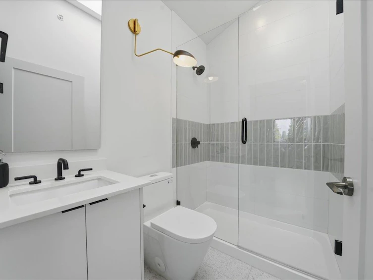 2137 E 2nd Avenue, Vancouver, BC, V5N 1E9 - 24
