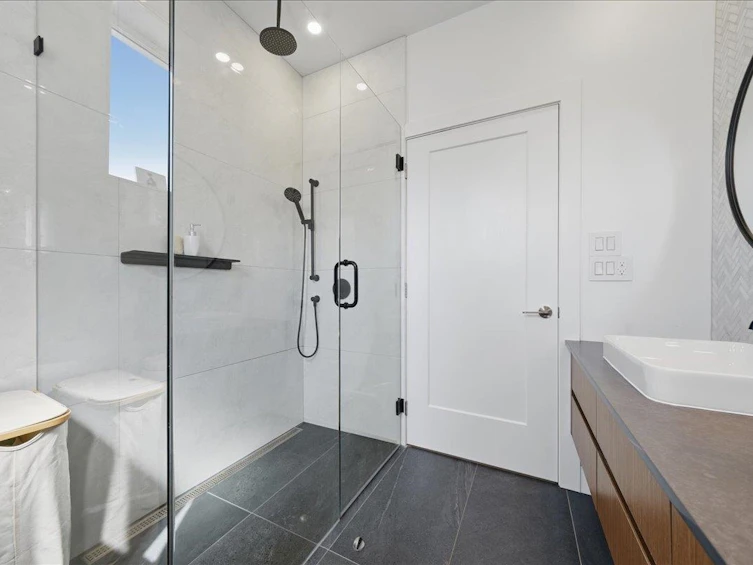2137 E 2nd Avenue, Vancouver, BC, V5N 1E9 - 16
