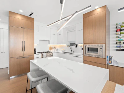 2137 E 2nd Avenue - 2