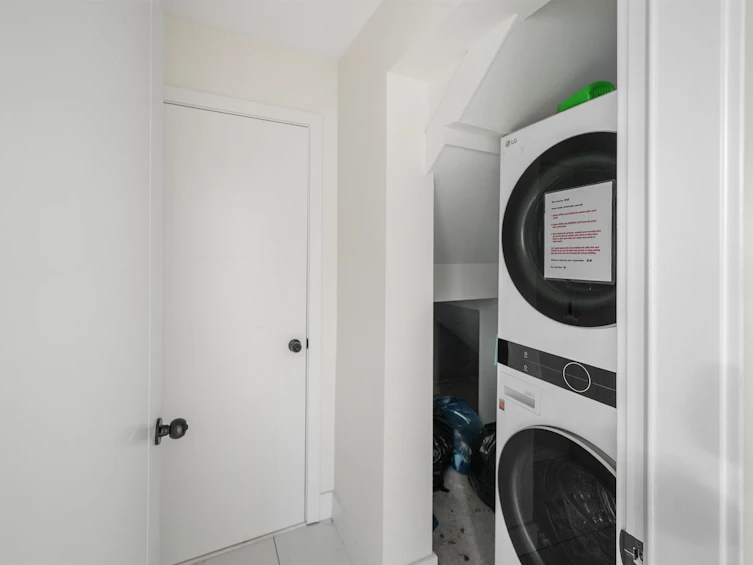 12822 114a Avenue, Surrey, BC, V3R 2M9 - 36