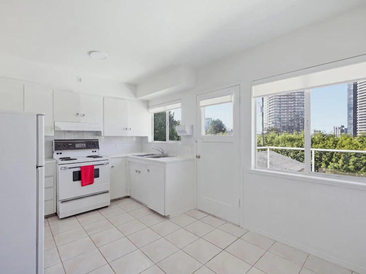 4656 Brentlawn Drive, Burnaby, BC, V5C 3V2 - 9