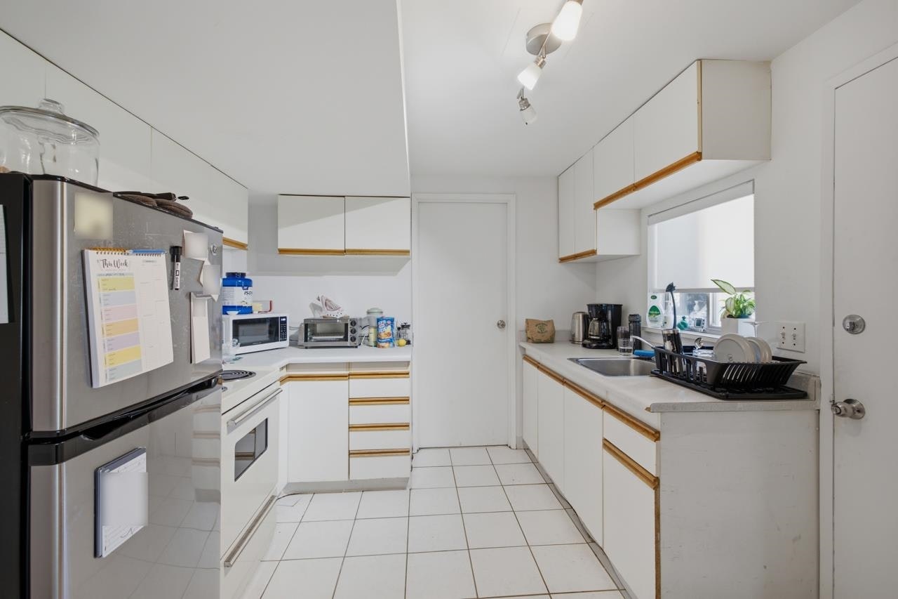 4656 Brentlawn Drive, Burnaby, BC, V5C 3V2 - 24