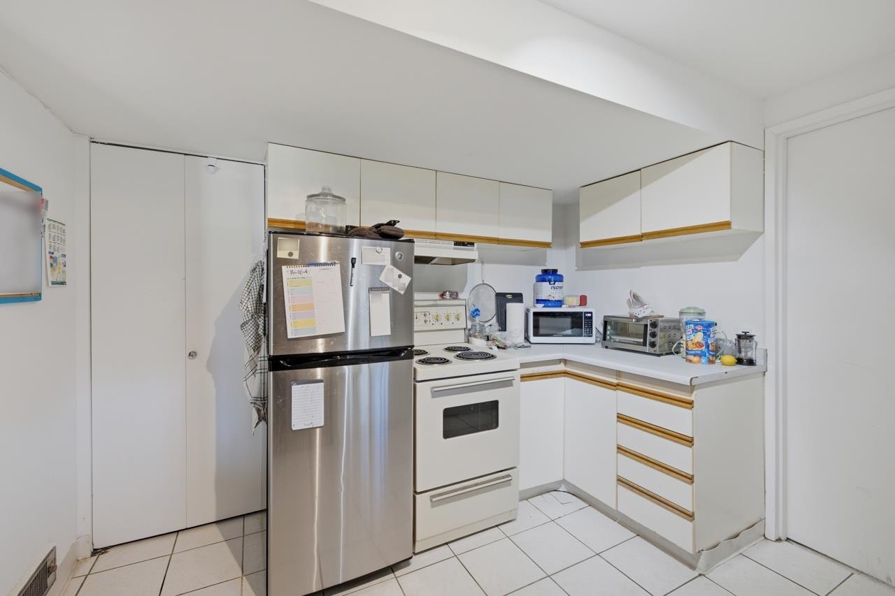 4656 Brentlawn Drive, Burnaby, BC, V5C 3V2 - 25
