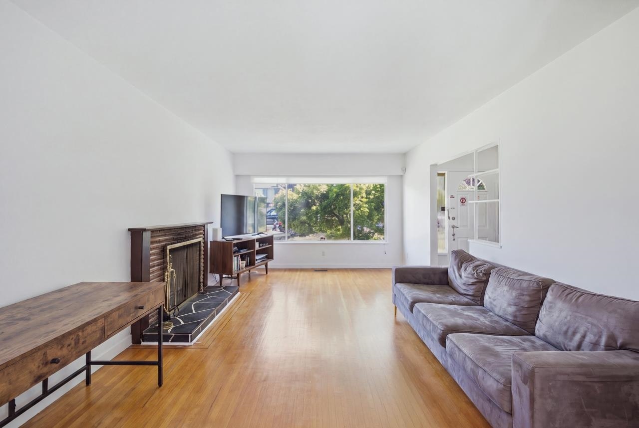 4656 Brentlawn Drive, Burnaby, BC, V5C 3V2 - 6