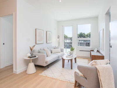 407-2471 St. George Street - 5