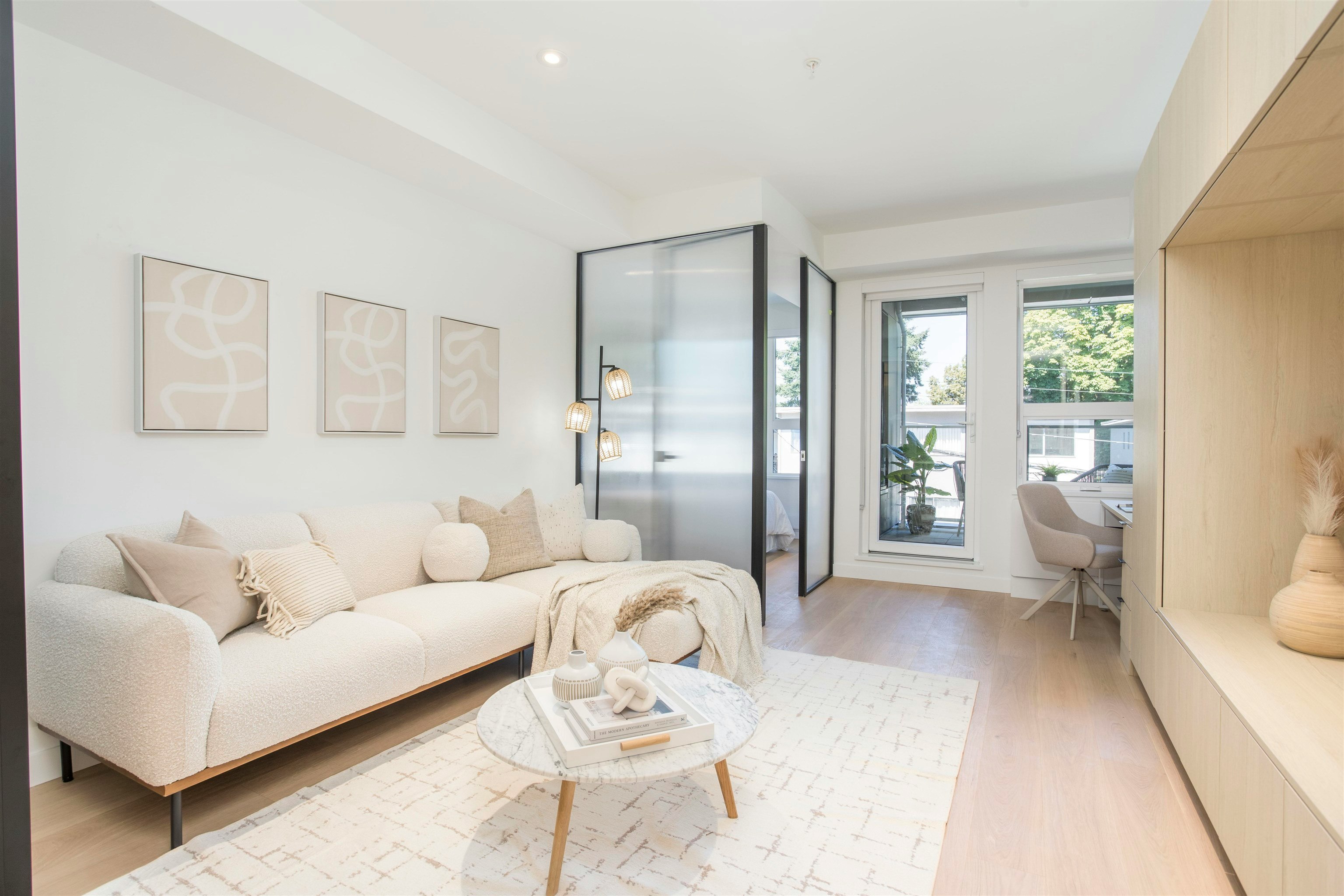 319-2471 St. George Street, Vancouver, BC, V5T 1W9