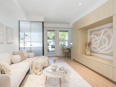 319-2471 St. George Street - 2