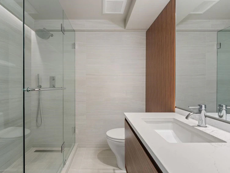 305-4101 Yew Street, Vancouver, BC, V6L 3B7 - 4