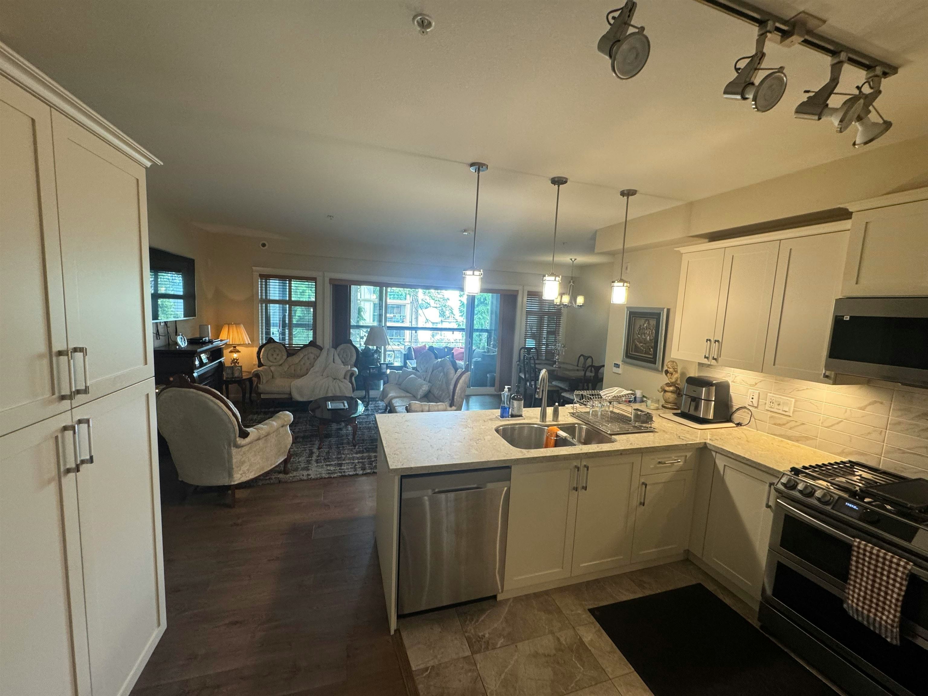 409-3535 146a Street, Surrey, BC, V4P 0H2