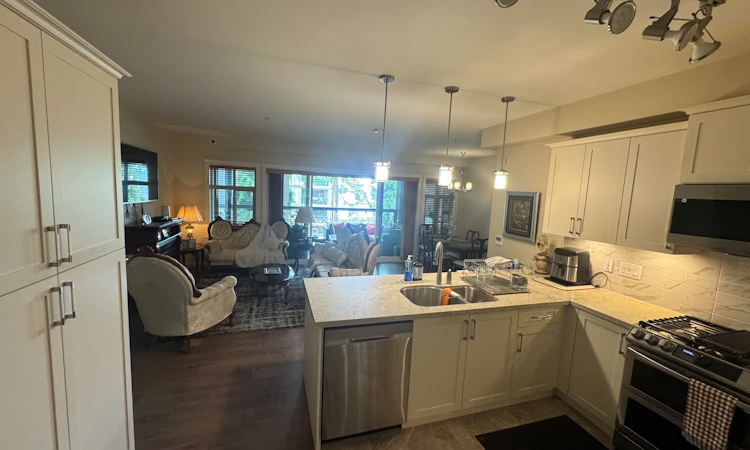 409-3535 146a Street