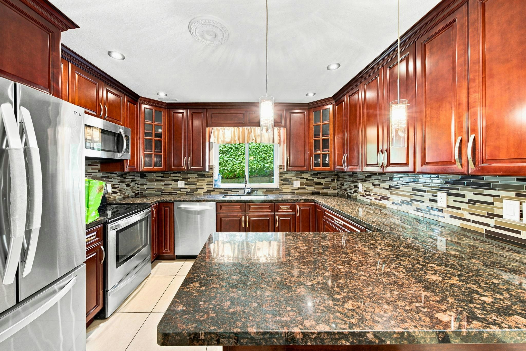 5553 Nancy Greene Way, North Vancouver, BC, V7R 4R6 - 4
