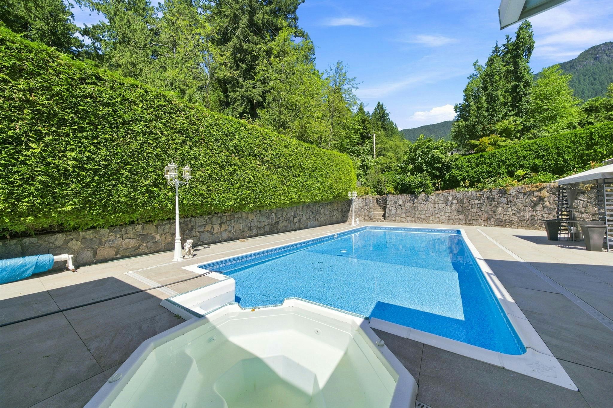 5553 Nancy Greene Way, North Vancouver, BC, V7R 4R6 - 18