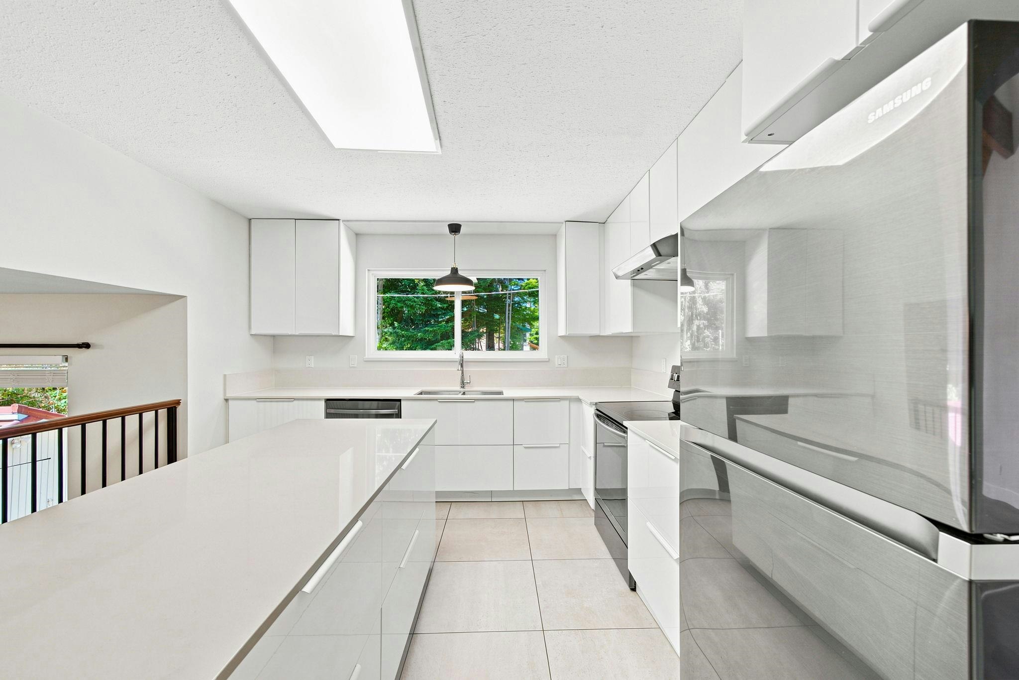 5553 Nancy Greene Way, North Vancouver, BC, V7R 4R6 - 11