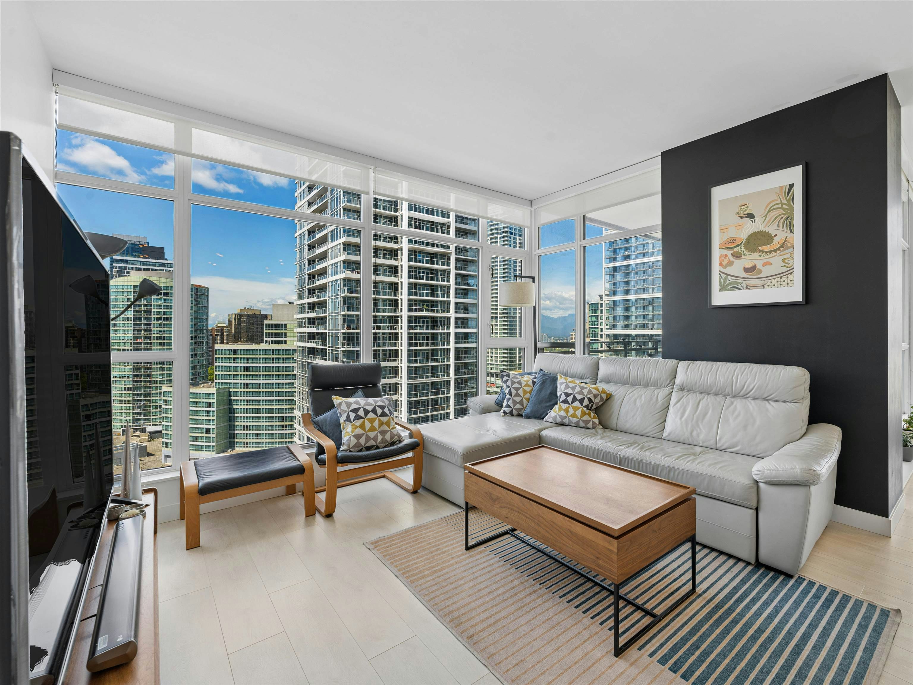 1807-6098 Station Street, Burnaby, BC, V5H 0H4