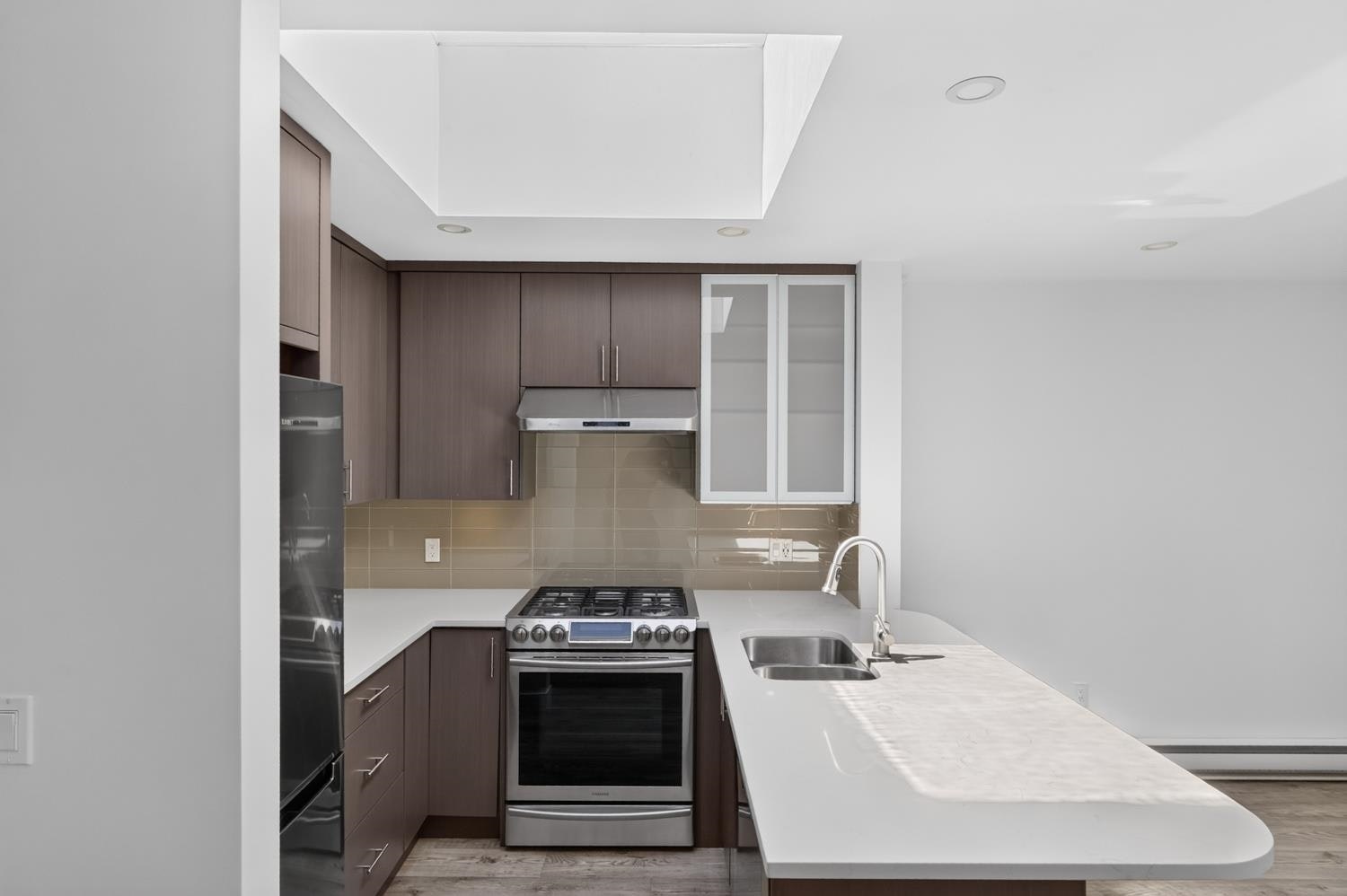 401-688 E 16th Avenue, Vancouver, BC, V5T 2V4 - 6