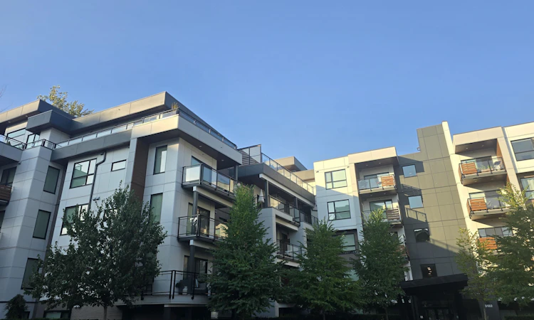 205-3182 Gladwin Road